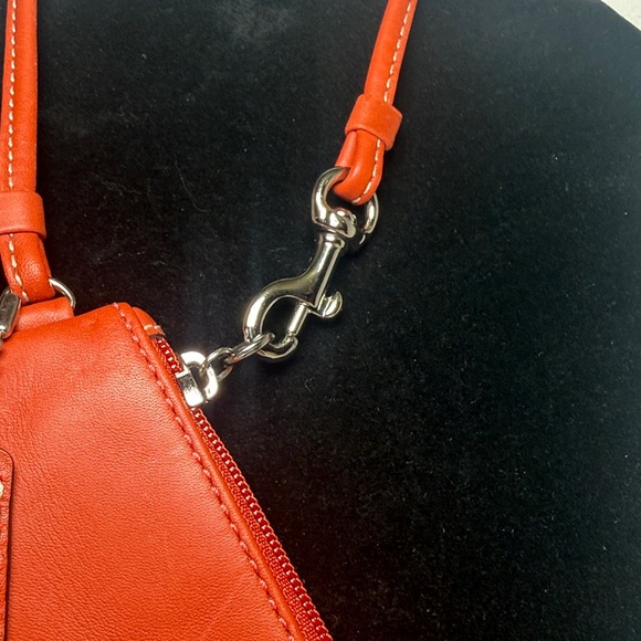 NEW w/ Tags Coach Burnt Orange Coral Leather Wristlet w/ Hangtag - Picture 9 of 13